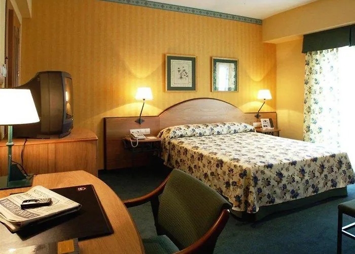 One Shot Colon Hotel 3*