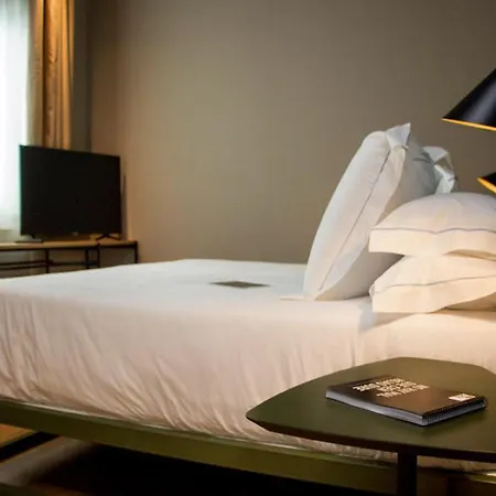 One Shot Colon Hotel 3*