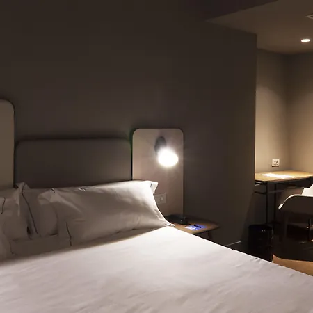 Hotel One Shot Colon Valence