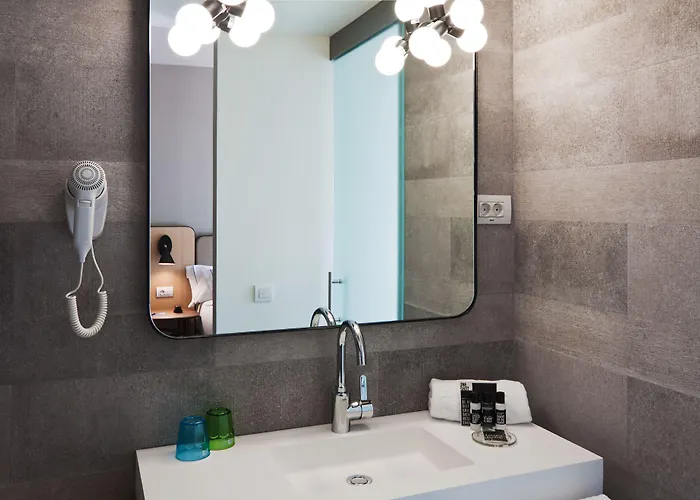 One Shot Colon 호텔